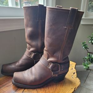 Frye Harness 12R women's size 8